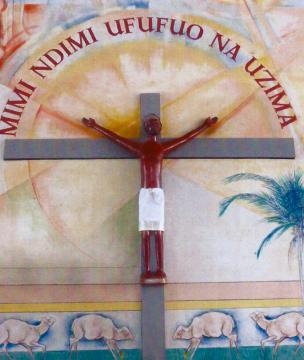 "Je suis la Résurrection et la Vie" Cathédrale de Kisangani (Photo Sr Marthe Senninger) 